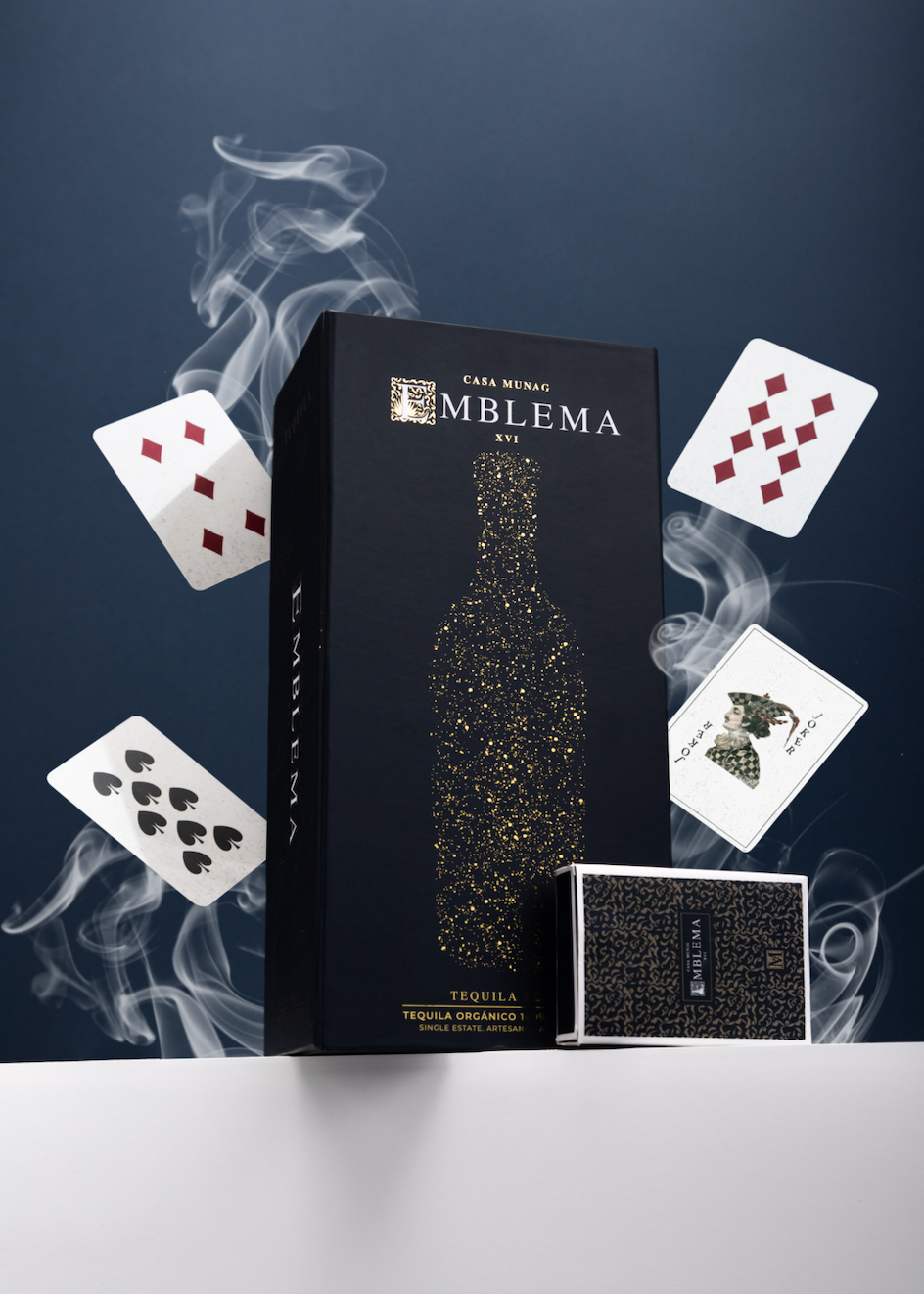 TEQUILA CASA MUNAG EMBLEMA Gift Box “Naipes Franceses Piemonteses”
