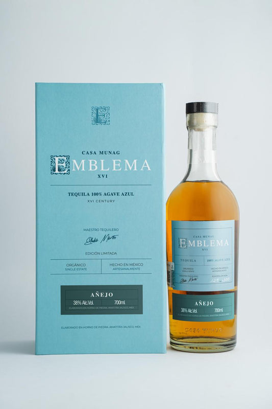 TEQUILA CASA MUNAG EMBLEMA AÑEJO - 700 ml