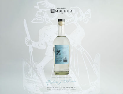 TEQUILA CASA MUNAG EMBLEMA PLATA - 700 ml